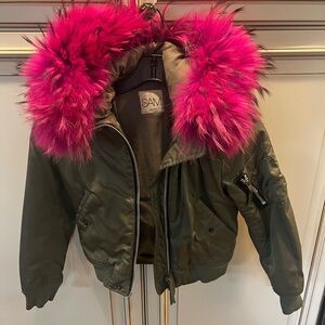 SAM. Girls army green bomber jacket with pink fur hood
Size 8